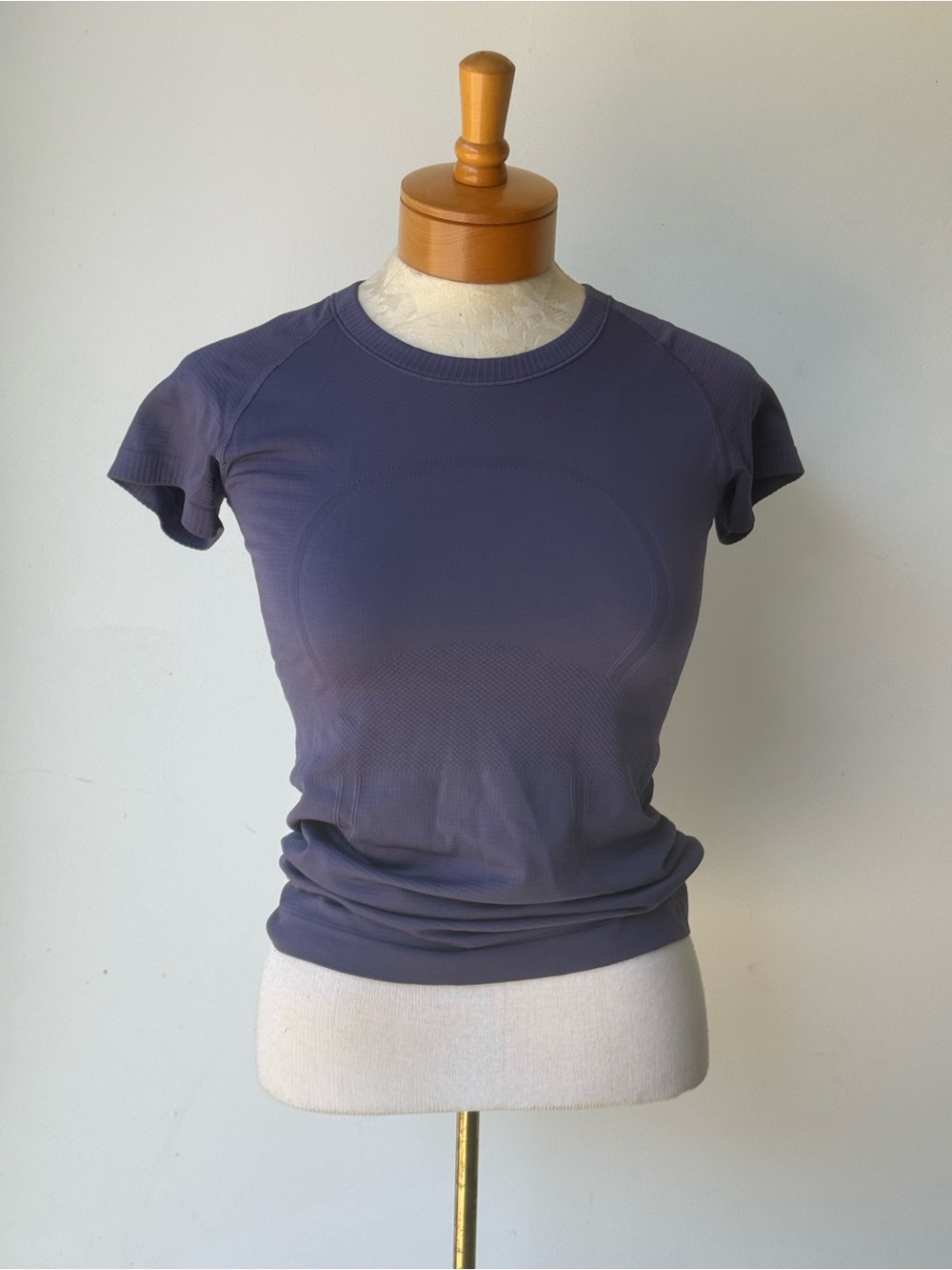 lululemon athletica Short Sleeve Seamless Tee in Dusty Purple